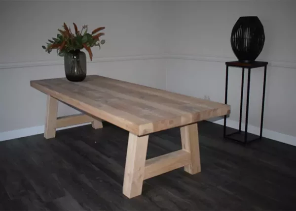 Massief houten eettafel met A-poot