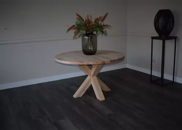 Ronde eettafel massief met kruispoot