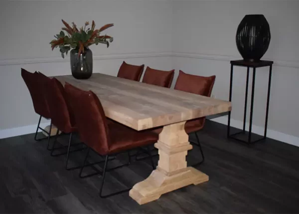 Eiken kloostertafel kopen met houten kasteel-poot