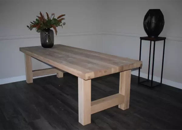 Eetkamertafel kopen van massief eikenhout