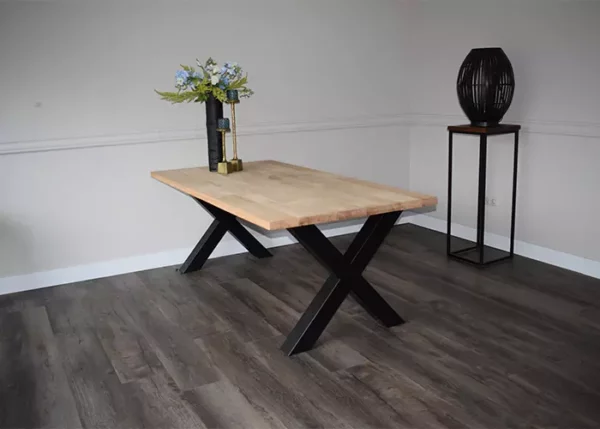 Eettafel recht met zwarte X-poot